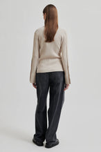 Load image into Gallery viewer, Jakarta Knit Collar Second Female